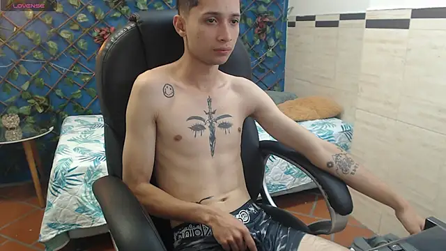 LucassSmith11 online show from March 27, 6:20 pm