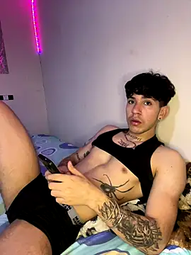 wil hot online show from December 18, 4:03 pm