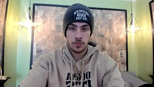 PatrickS25 online show from February 3, 4:10 am