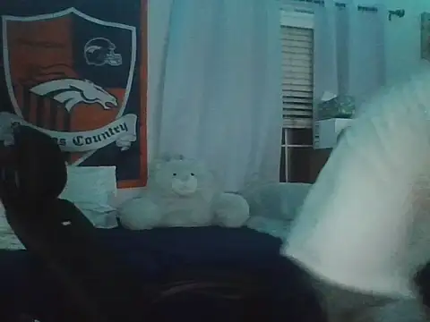 ValuedConcept687 online show from February 25, 8:15 am