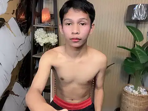 TheBoyAboveYou online show from April 7, 6:35 am