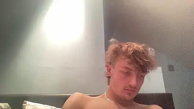 mackbriggs2 00 online show from December 4, 8:49 pm