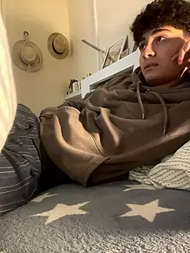 hungspanishtwink online show from January 17, 9:16 pm