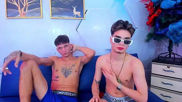 Alex jeins at online show from December 19, 4:31 am