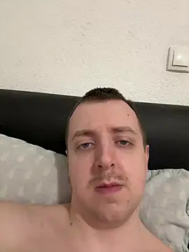 BezzBoiixh online show from February 8, 4:04 pm