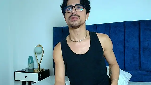 Ethan Briggs online show from December 19, 5:26 am