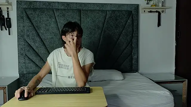 LoganRyder OS online show from December 14, 3:02 am