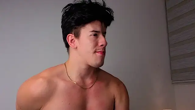 maxxcooper1 online show from February 3, 6:22 am