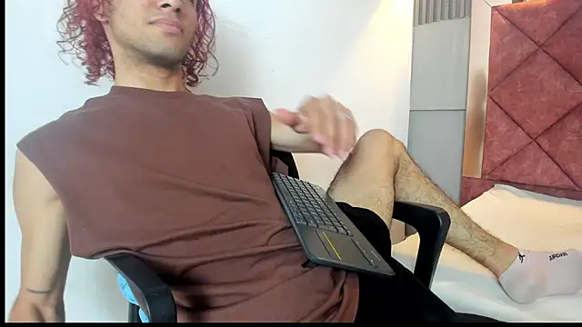 TAYSON SCOTT online show from December 18, 2:57 pm