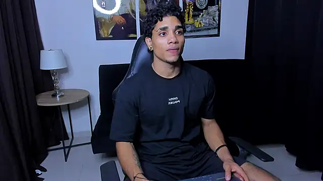 Dustyn Michelle1 online show from February 28, 4:44 am