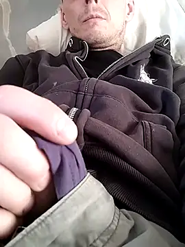 CrookedBunk3527 online show from April 30, 6:04 pm