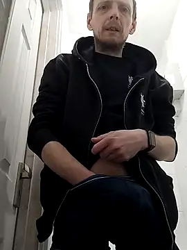 CrookedBunk3527 online show from April 8, 4:02 am