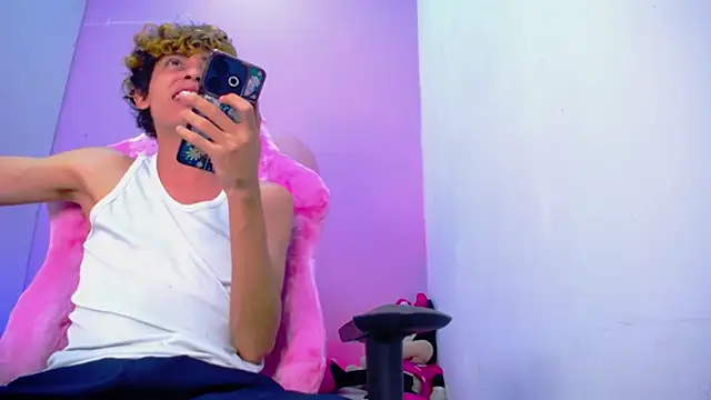 Franyerr  online show from December 17, 9:10 pm