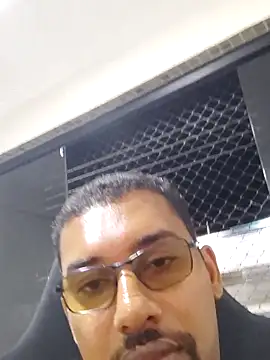 Reis001122 online show from April 26, 4:54 am