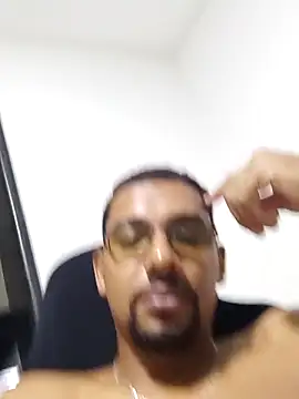 Reis001122 online show from April 28, 3:00 am