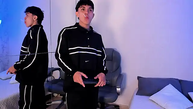  TaylorBlack online show from February 18, 12:03 pm