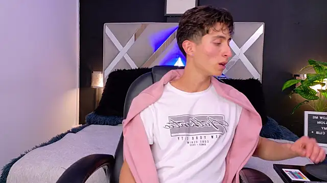 Ithan Skin online show from December 16, 1:40 pm