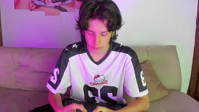 cirosky elchicopolla online show from April 3, 3:36 am