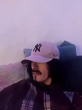 sk8-boy online show from March 8, 4:00 pm