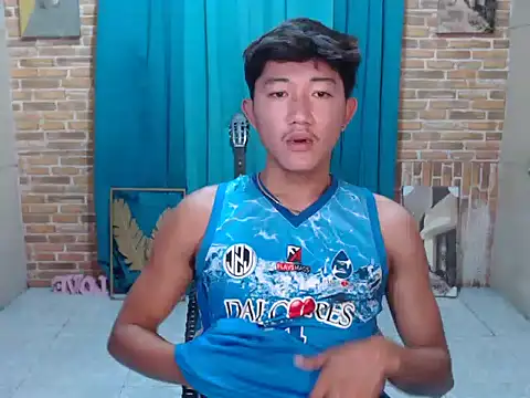 ur boy janloyd online show from December 18, 11:23 pm