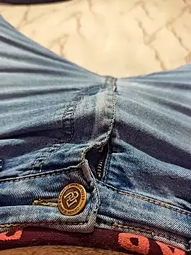 AqueousCrepe online show from February 15, 12:46 pm