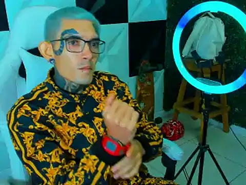 Boy tatto77 online show from December 20, 8:38 pm