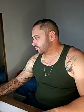 drlluis online show from December 18, 10:17 pm