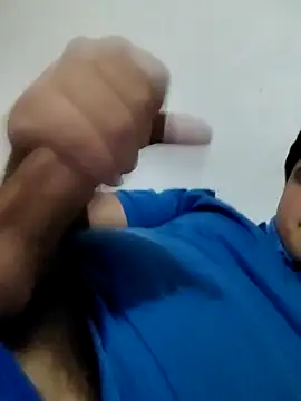 OscarCastr42476 online show from December 20, 1:24 am