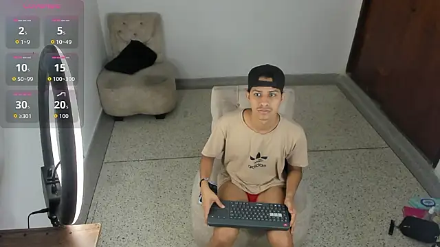 Victor LatinBoy online show from March 7, 3:15 am