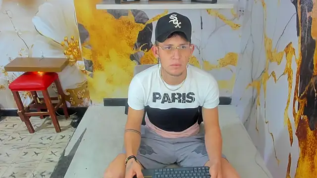 Chuck LatinBoy online show from December 21, 5:43 pm