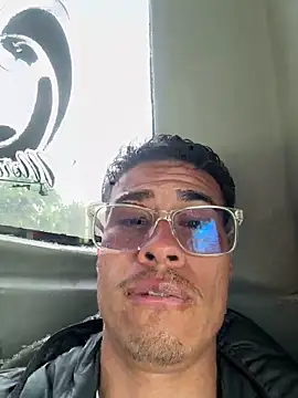 Latin Paisa Boy online show from April 15, 8:42 pm