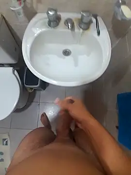 Carlosszz123 online show from March 5, 7:54 pm