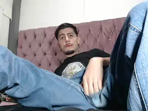 levconnor online show from January 18, 2:46 am