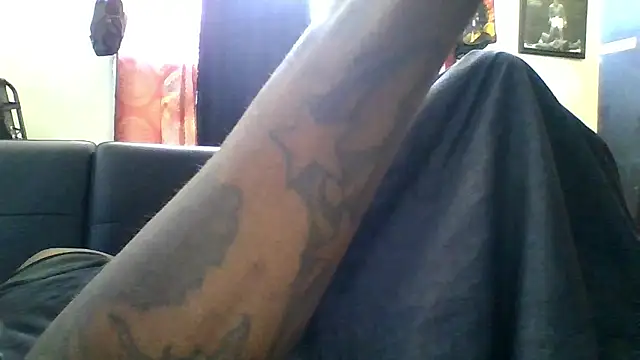 yezyoucangetthat online show from January 13, 8:02 pm