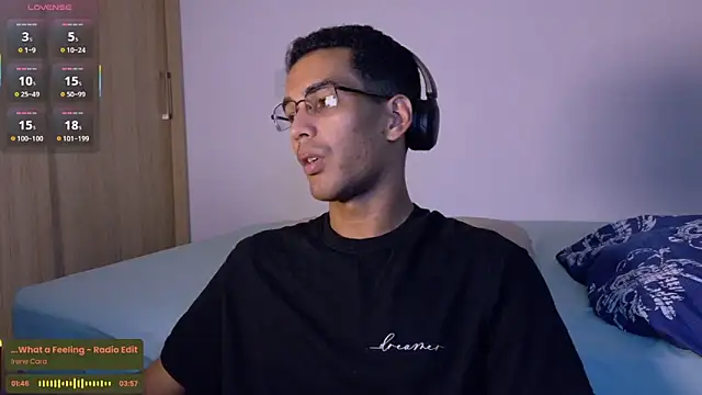 Pikashu7u7 online show from March 3, 7:16 am