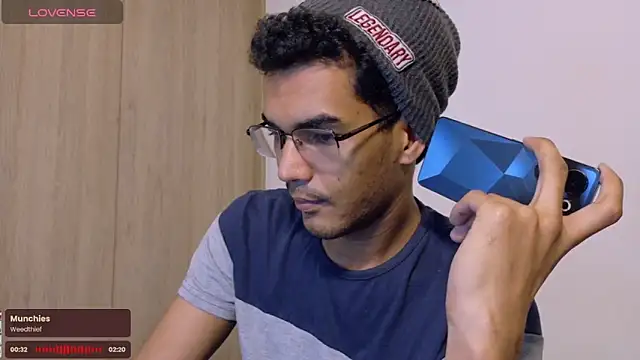 Pikashu7u7 online show from February 19, 4:42 am