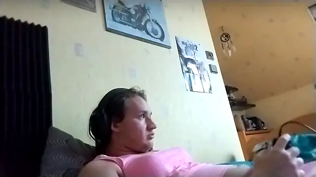 julialafemboy59 online show from February 5, 2:35 pm