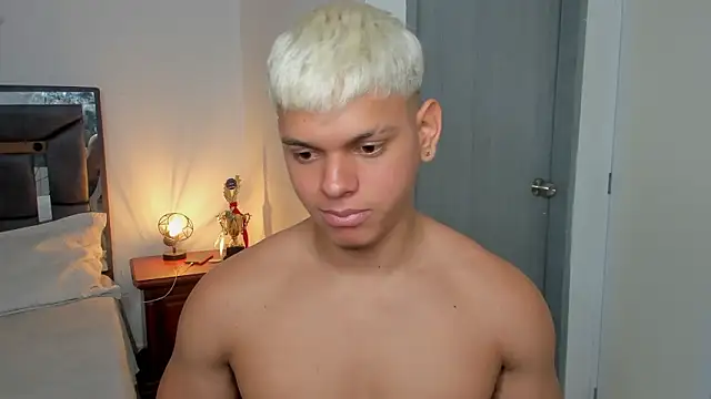 stefan leenox online show from February 13, 2:22 pm