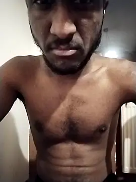 SEXYBOYCALLME online show from March 22, 9:20 pm