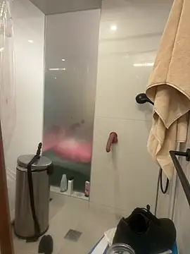 8plus4u2 online show from January 12, 5:11 am