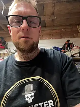 WIDBIGWHITECOCK online show from February 12, 6:08 am