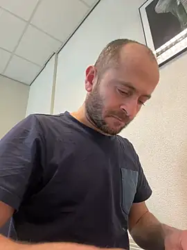 Majestik1 online show from March 9, 2:00 pm