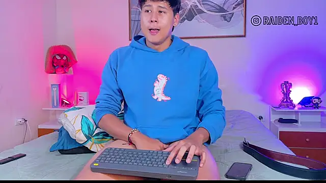 RaidenBoy11 online show from January 9, 9:20 pm