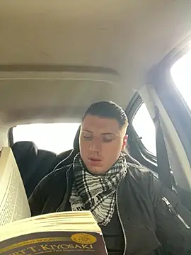 allee2206 online show from April 22, 9:14 am