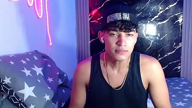 jamescurly00 online show from March 19, 7:33 am