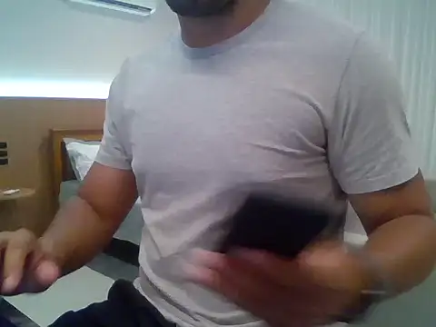 ishowumybest online show from January 8, 10:15 pm