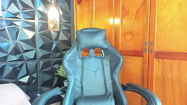 elliot colton online show from February 5, 9:00 pm