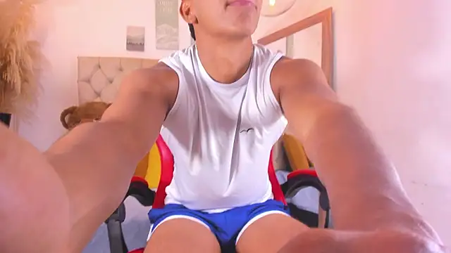 noah sthone online show from February 20, 10:17 am