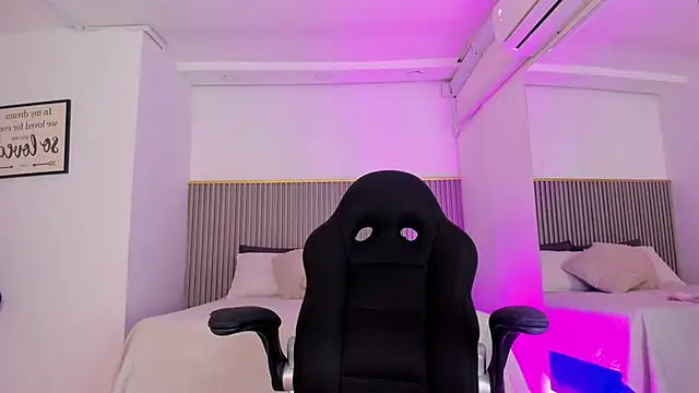 ashvalentine online show from February 9, 7:51 pm