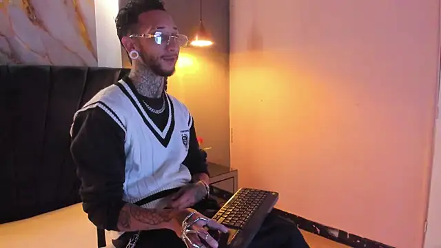 axel valtier online show from January 16, 4:59 am